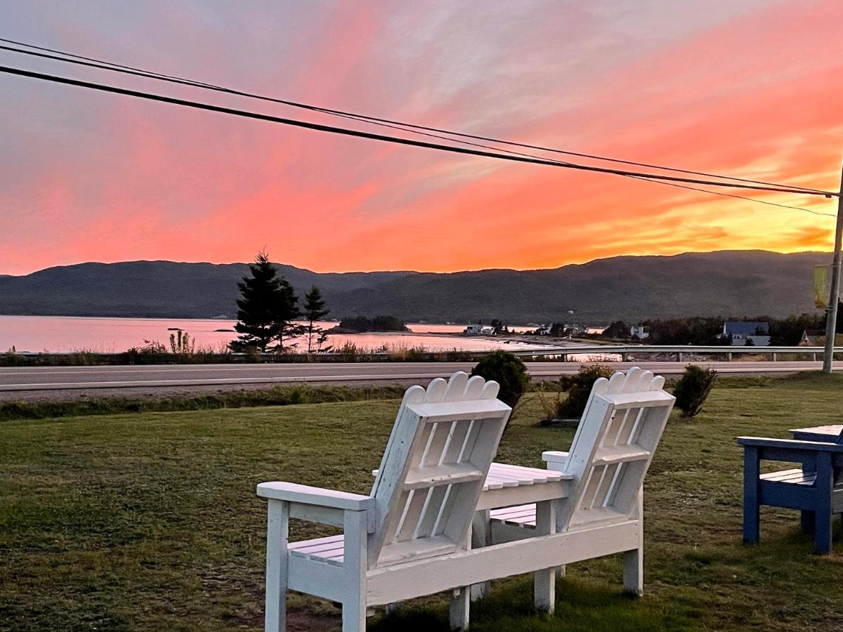 Sea Breeze Motel インゴニッシュ エクステリア 写真